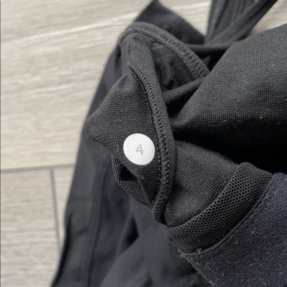 Lululemon black tank size 4 - Picture 4 of 4